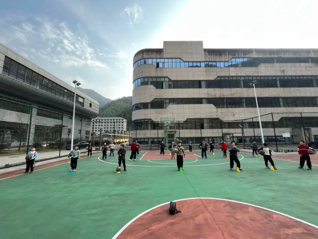业余爱好者如何在有限时间内提升篮球优势_2
